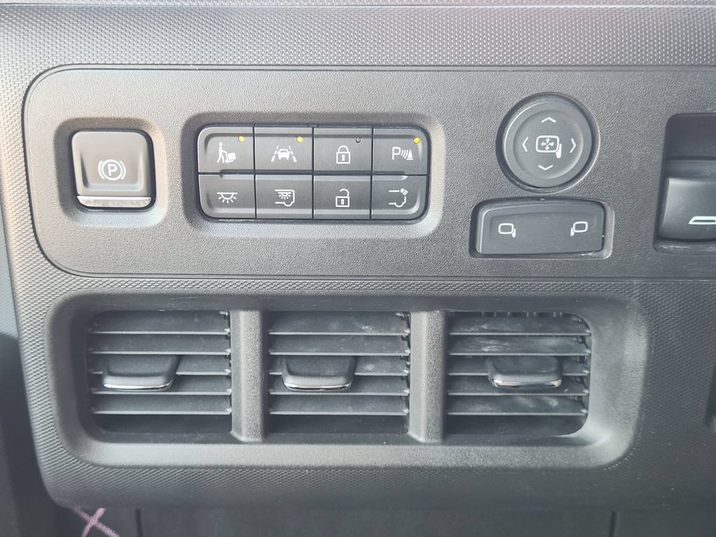 Used 2024 Chevrolet Brightdrop 600 w/ Battery Pack, Max Range AWD/4WD image 24