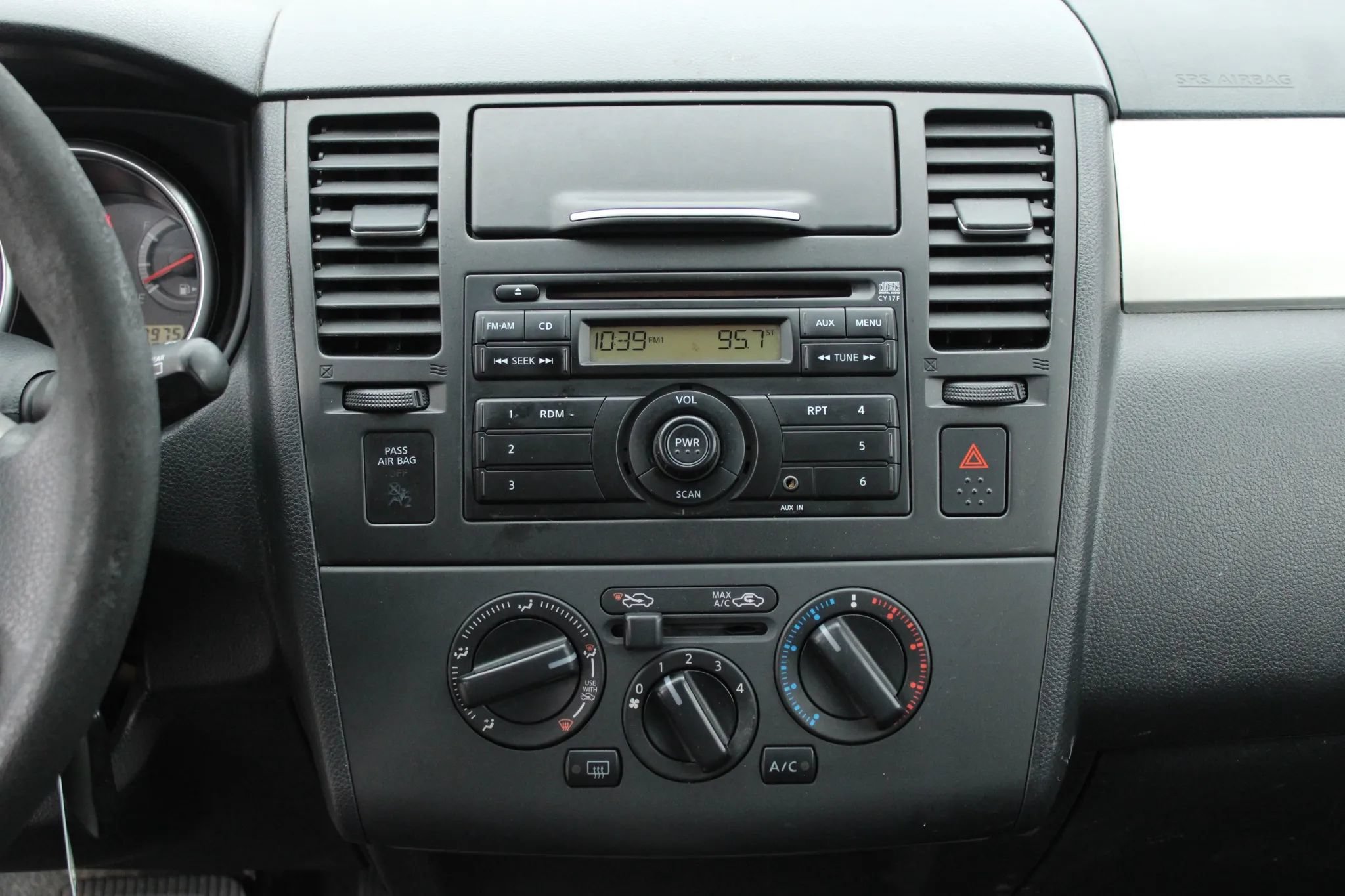 Used 2012 Nissan Versa 1.8 S w/ Plus Pkg FWD image 17