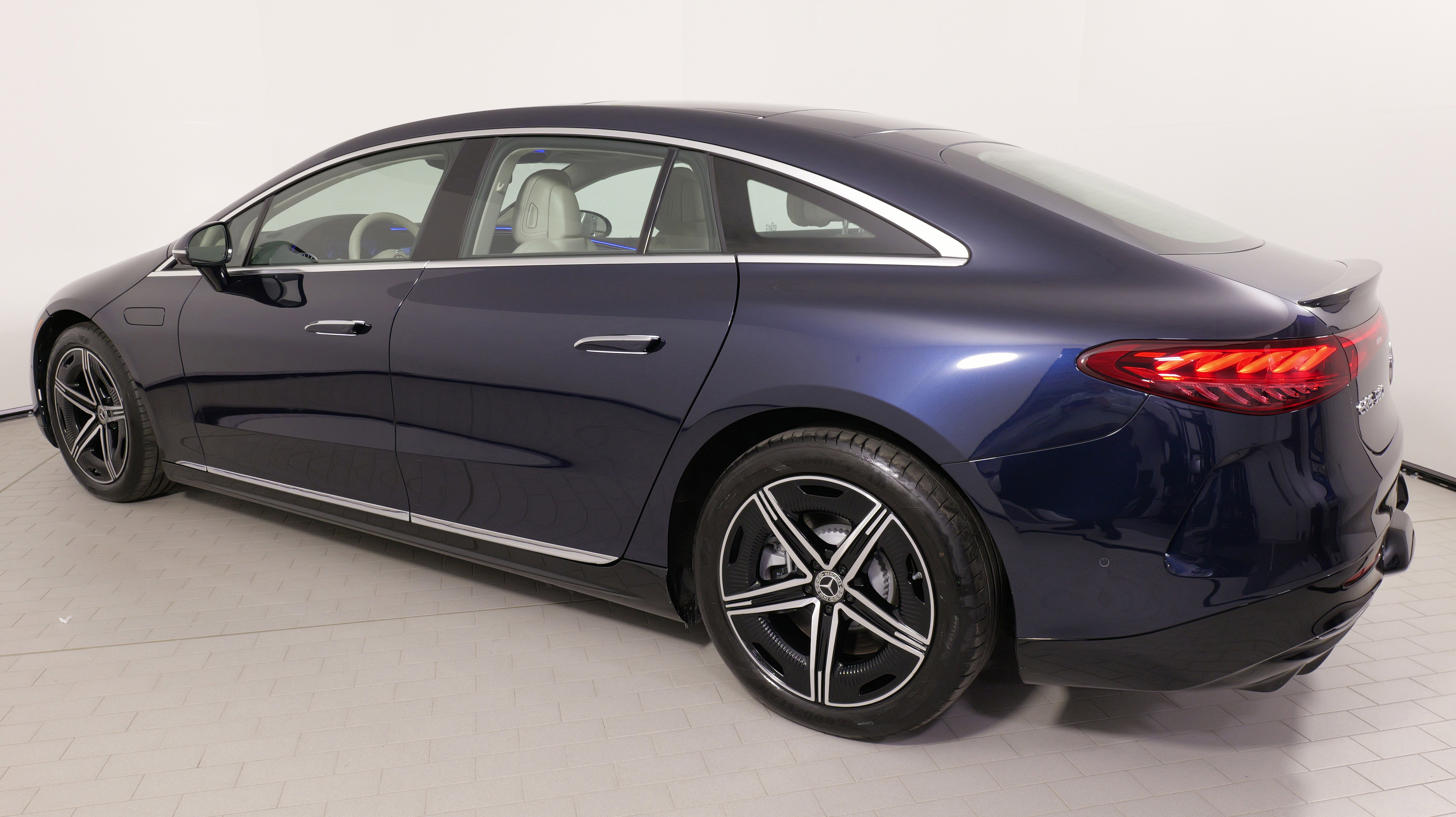 Used 2023 Mercedes-Benz EQS 580 4MATIC Sedan image 19