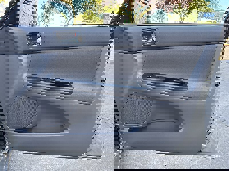 Used 2005 Toyota Camry LE image 38