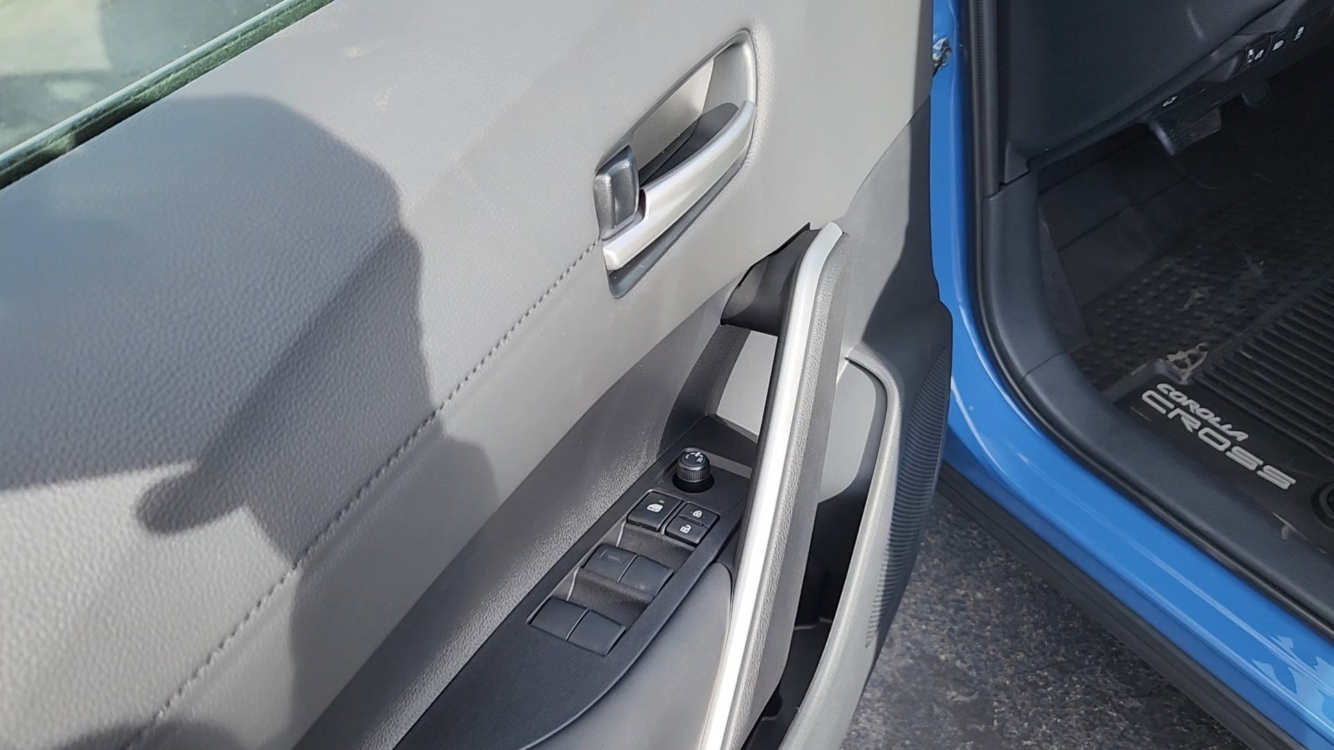 New 2026 Toyota Corolla Cross XLE image 7