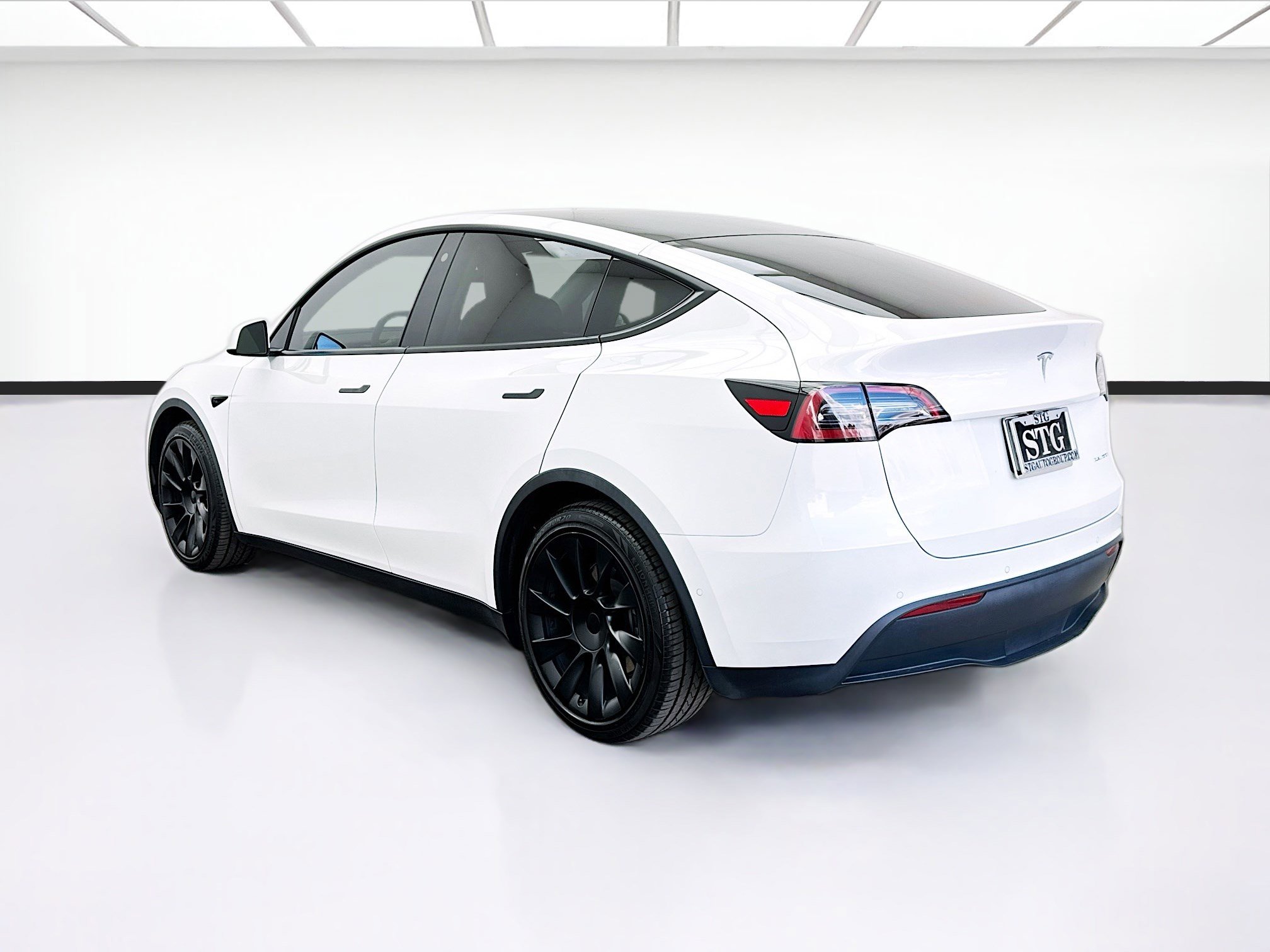 Used 2021 Tesla Model Y Long Range image 6