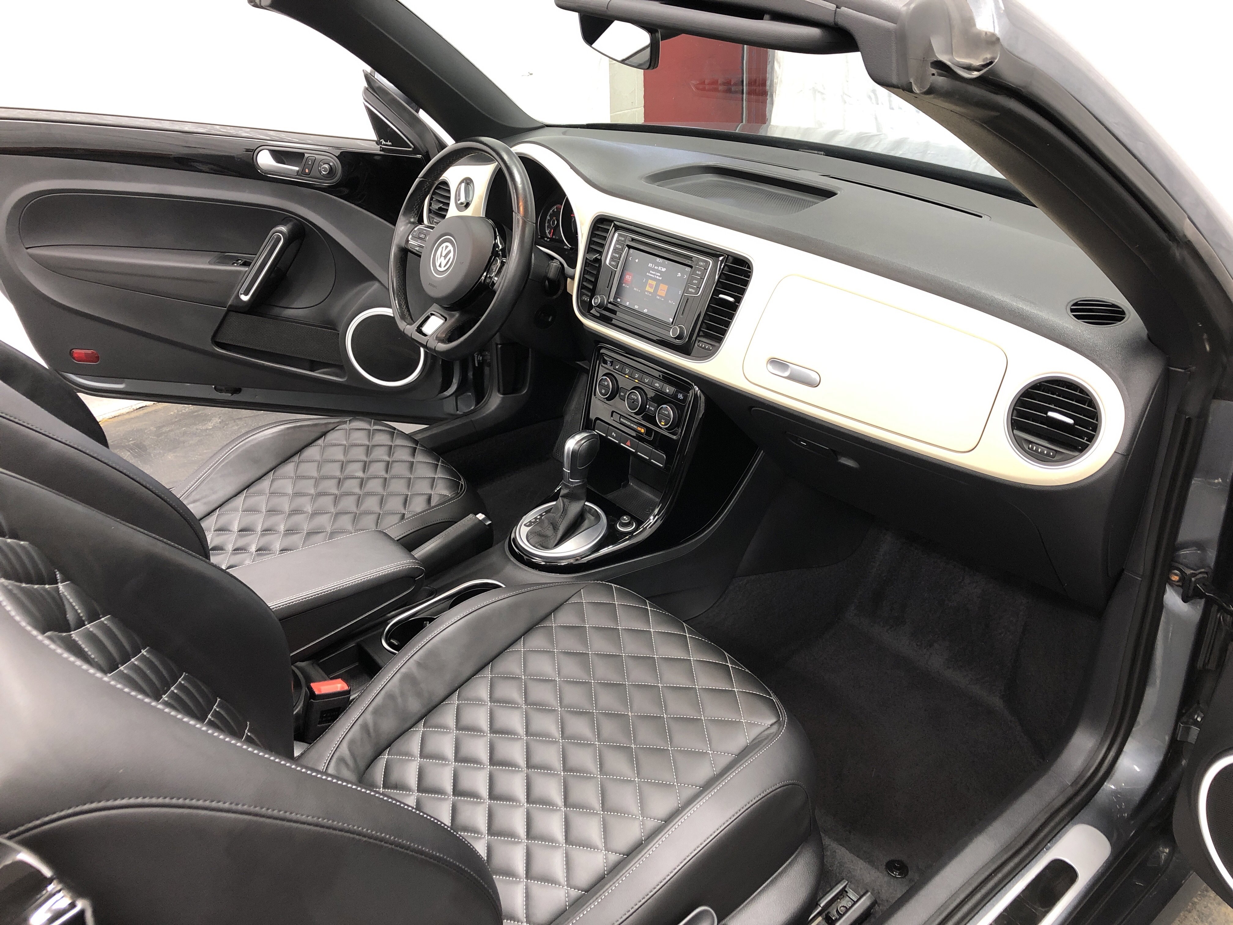 Used 2019 Volkswagen Beetle 2.0T Final Edition SEL image 15