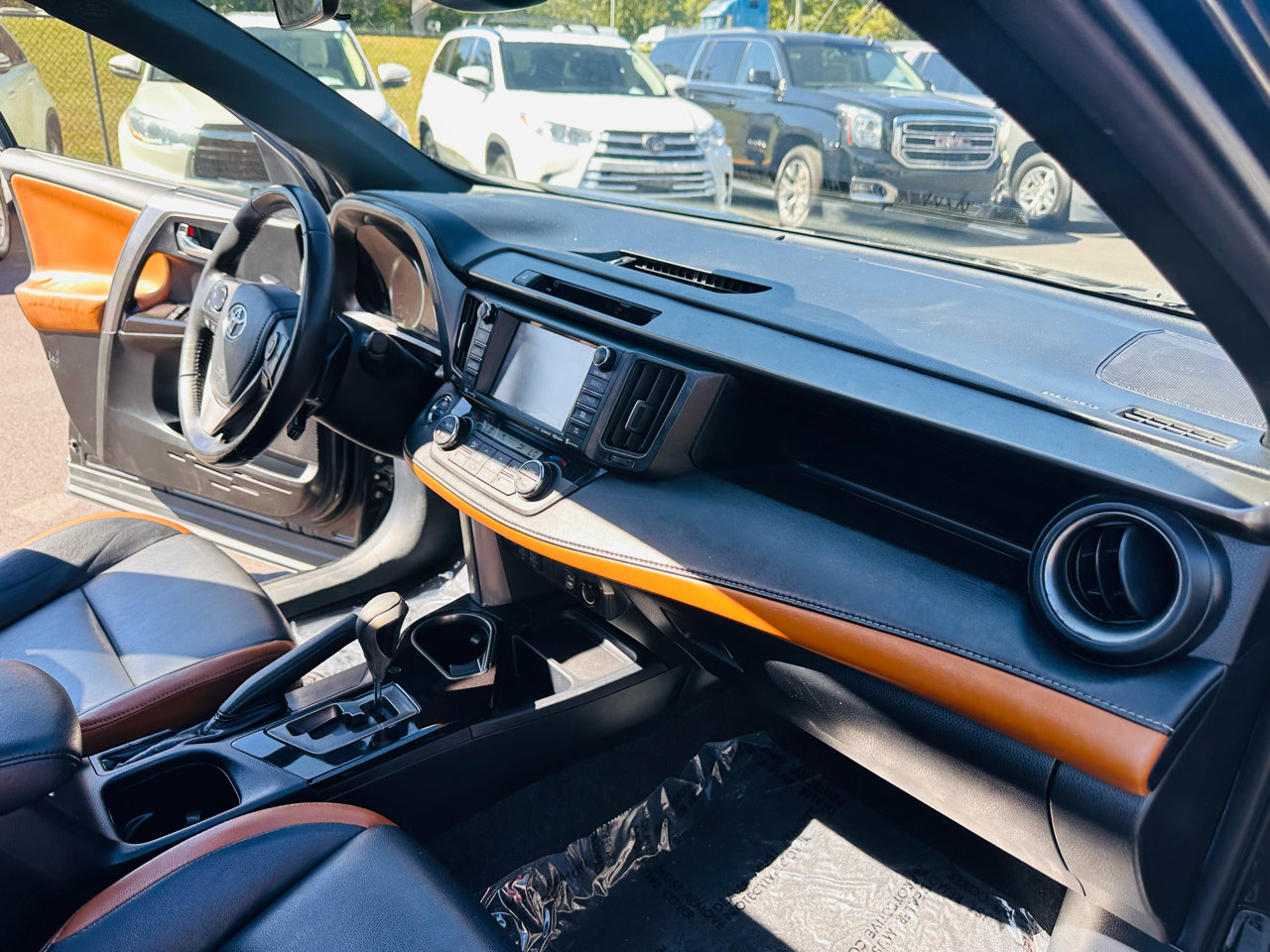 Used 2016 Toyota RAV4 SE image 33