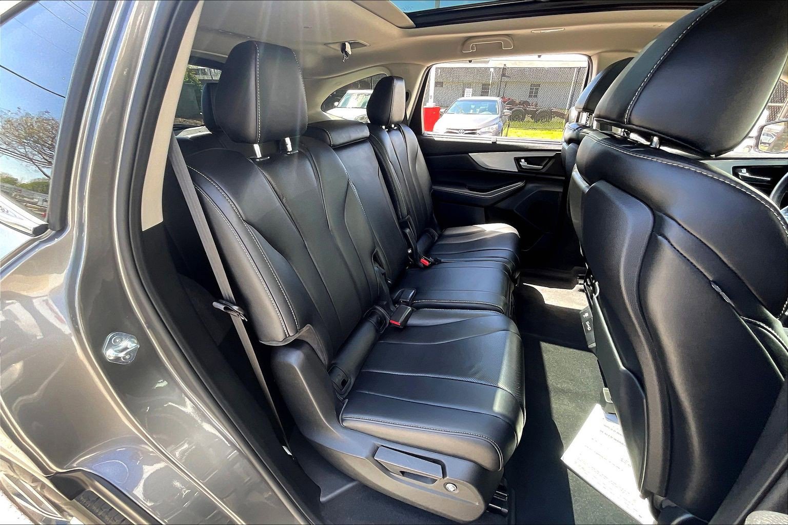 Used 2023 Acura MDX SH-AWD w/ Technology Package image 32