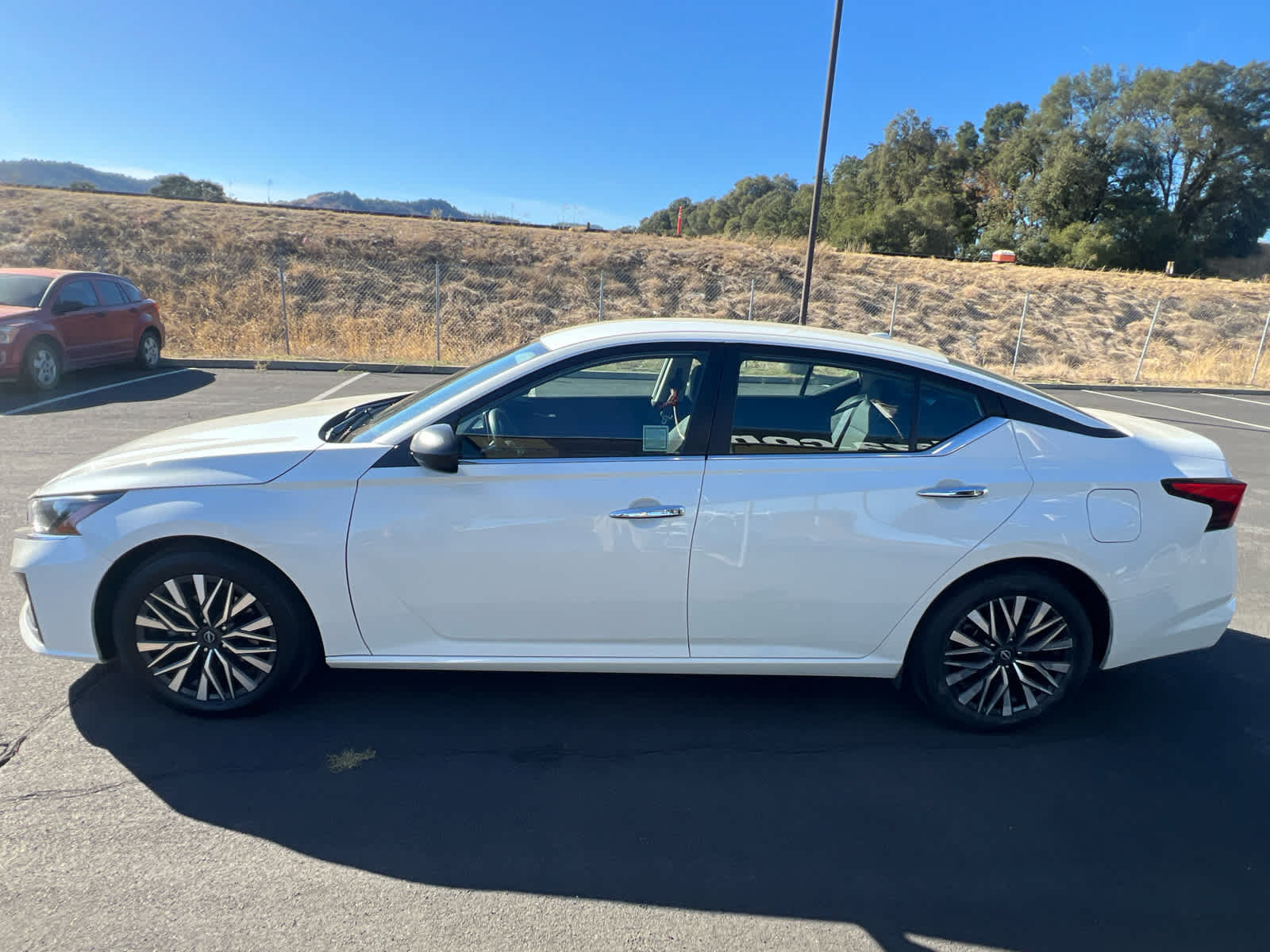 Used 2024 Nissan Altima 2.5 SV FWD image 7