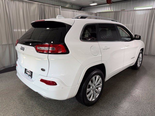Used 2017 Jeep Cherokee Overland w/ Technology Group AWD/4WD image 4