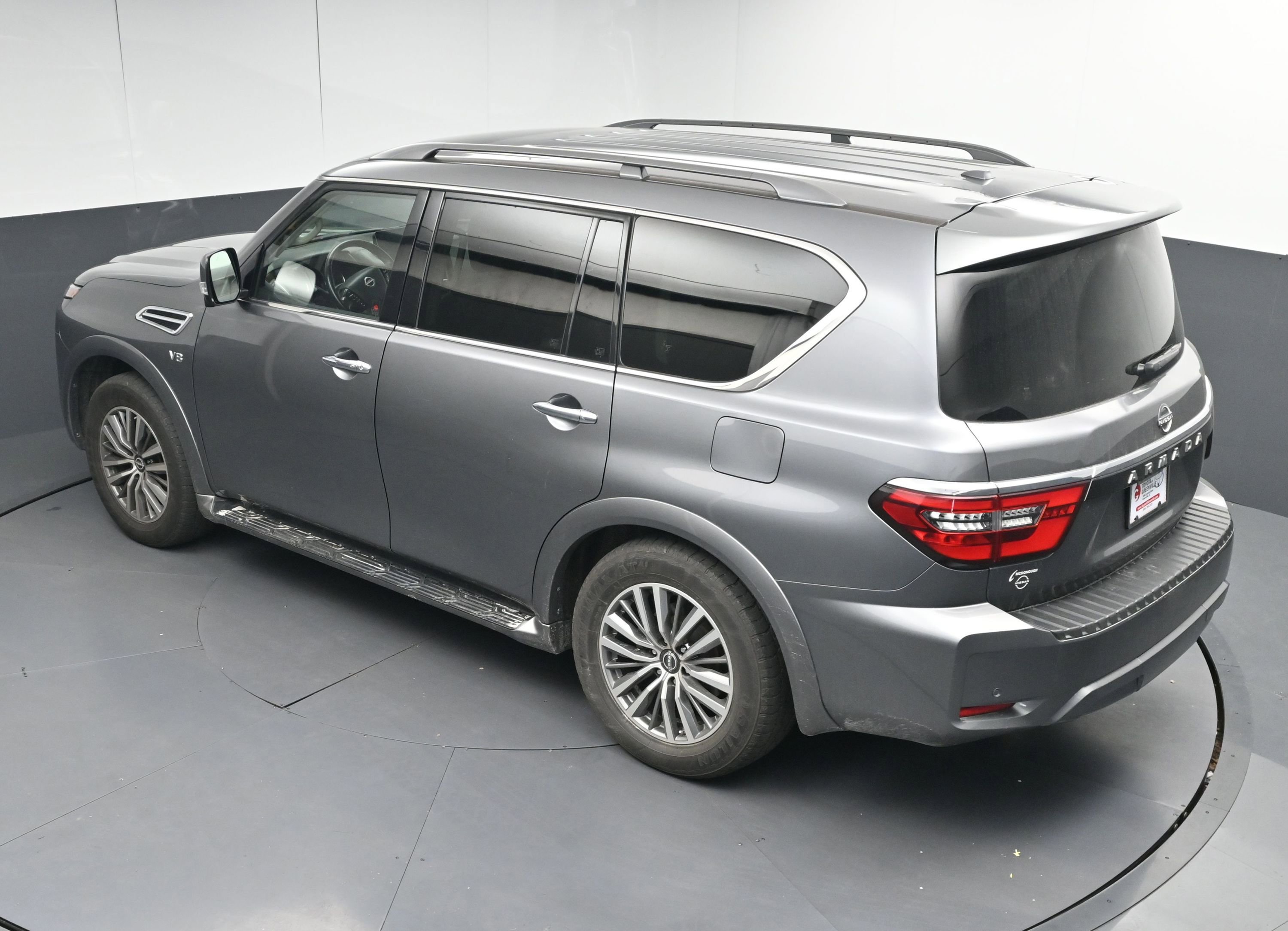 Used 2021 Nissan Armada SL w/ Captain's Chairs Package image 37