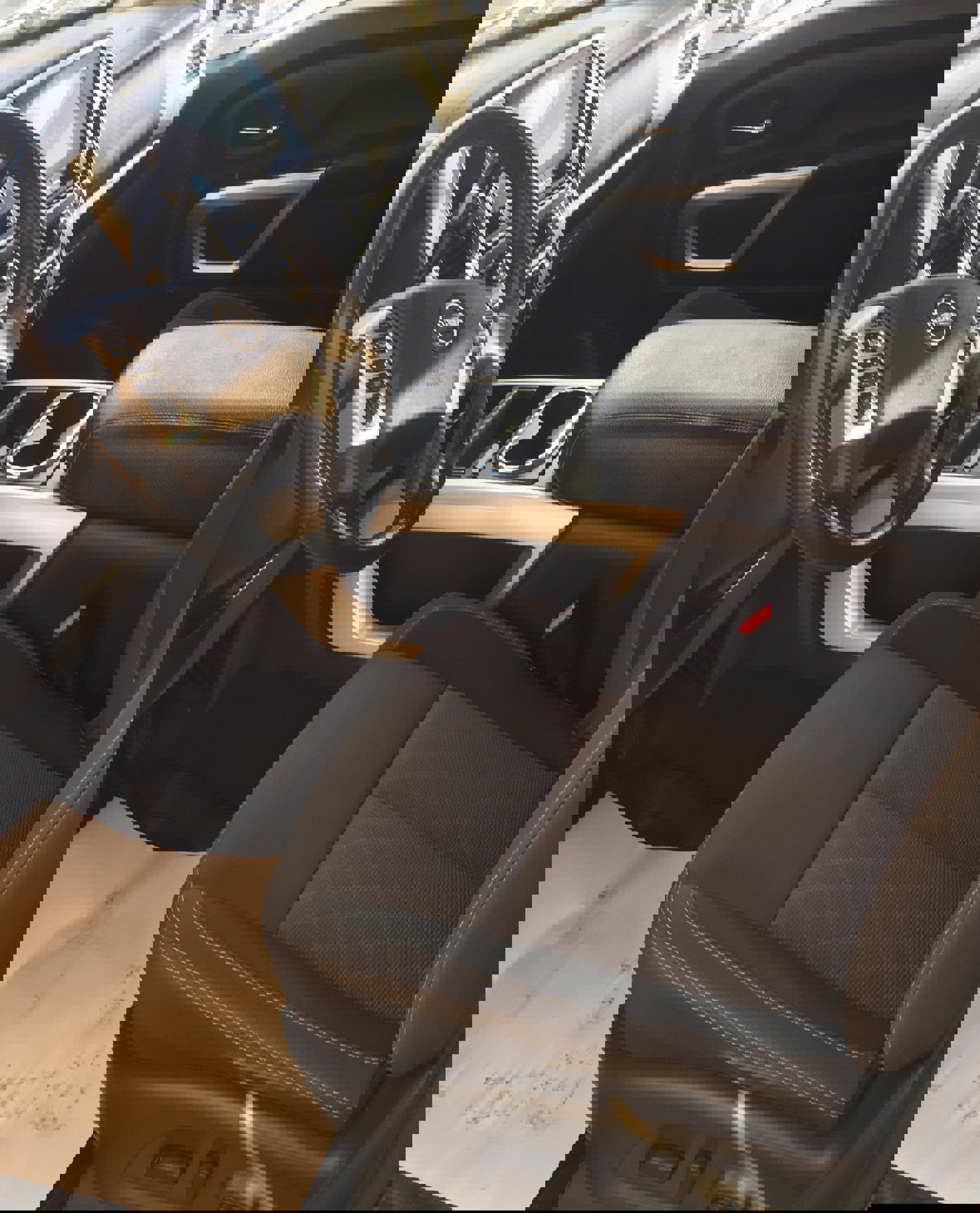 Used 2024 Nissan Titan SV w/ SV Convenience Package image 10