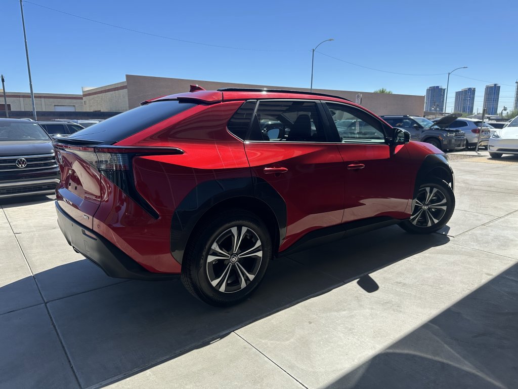 Used 2024 Toyota bZ4X XLE w/ Weather Package image 3