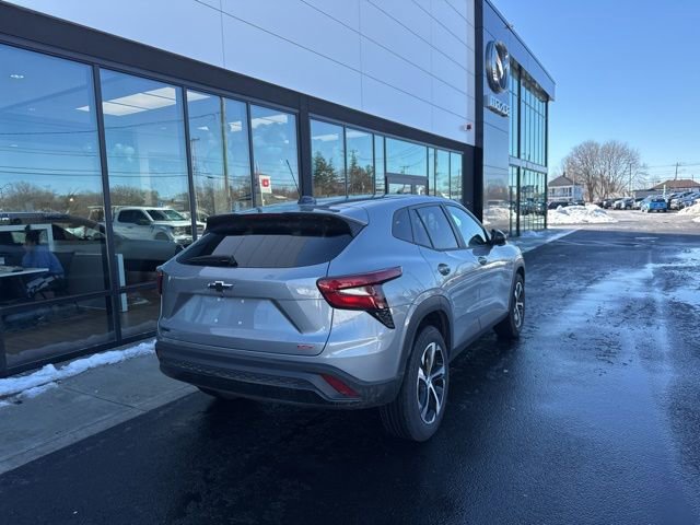 Used 2024 Chevrolet Trax RS w/ Sunroof Package image 3