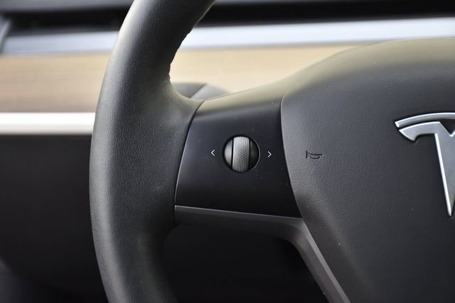 Used 2021 Tesla Model Y Long Range image 8