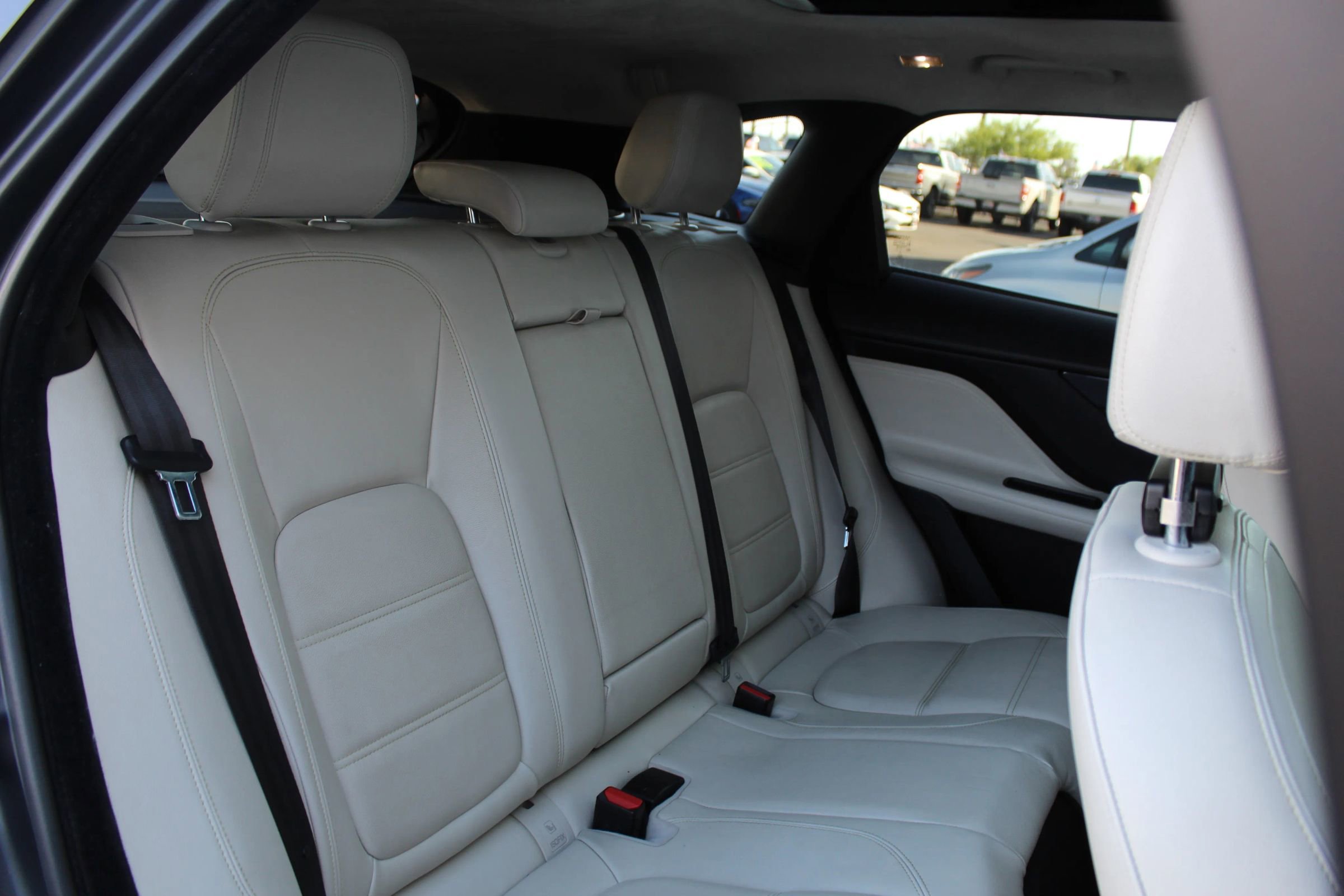 Used 2020 Jaguar F-PACE Prestige AWD/4WD image 23