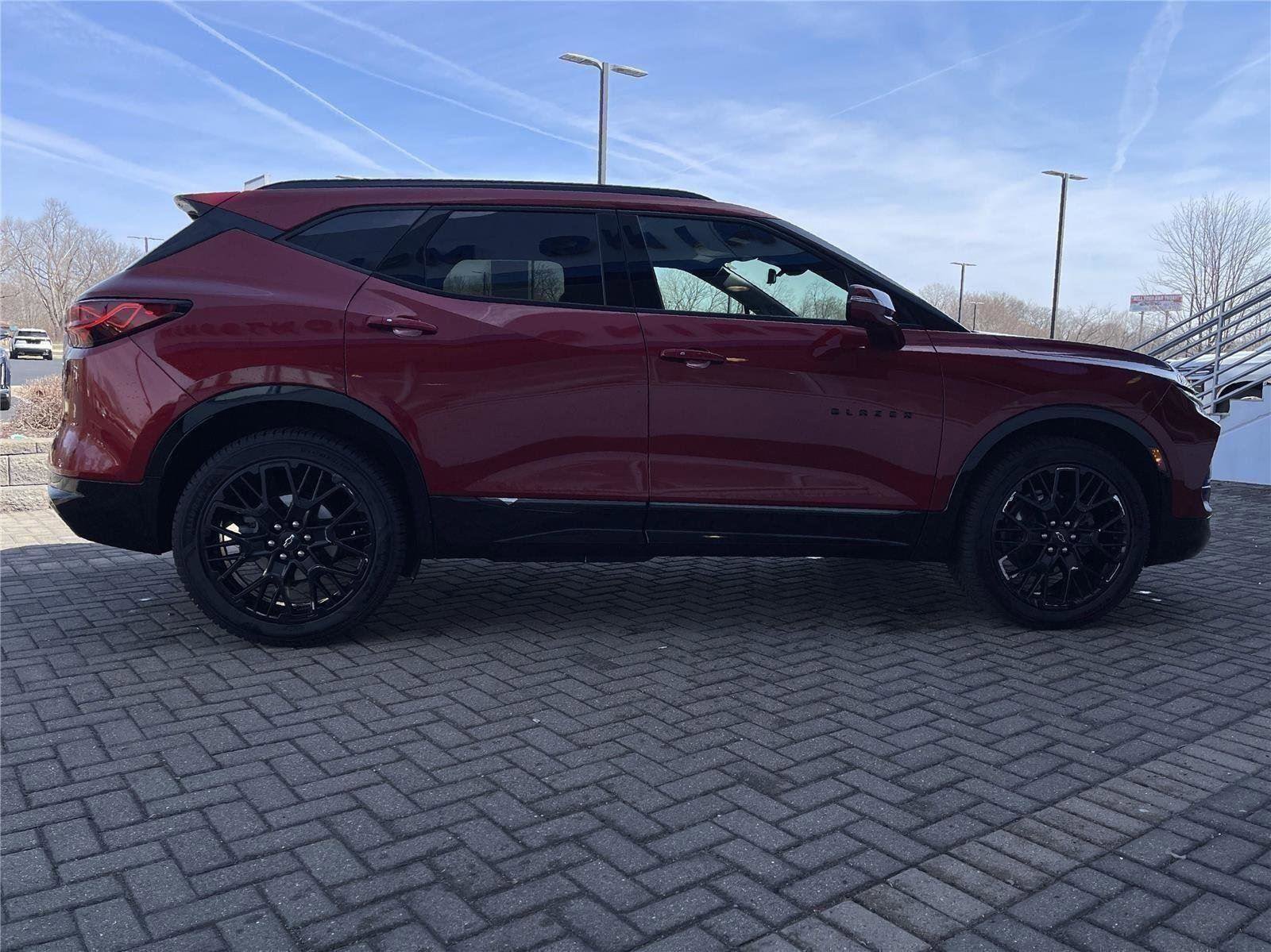 Used 2023 Chevrolet Blazer RS w/ Driver Confidence II Package AWD/4WD image 6