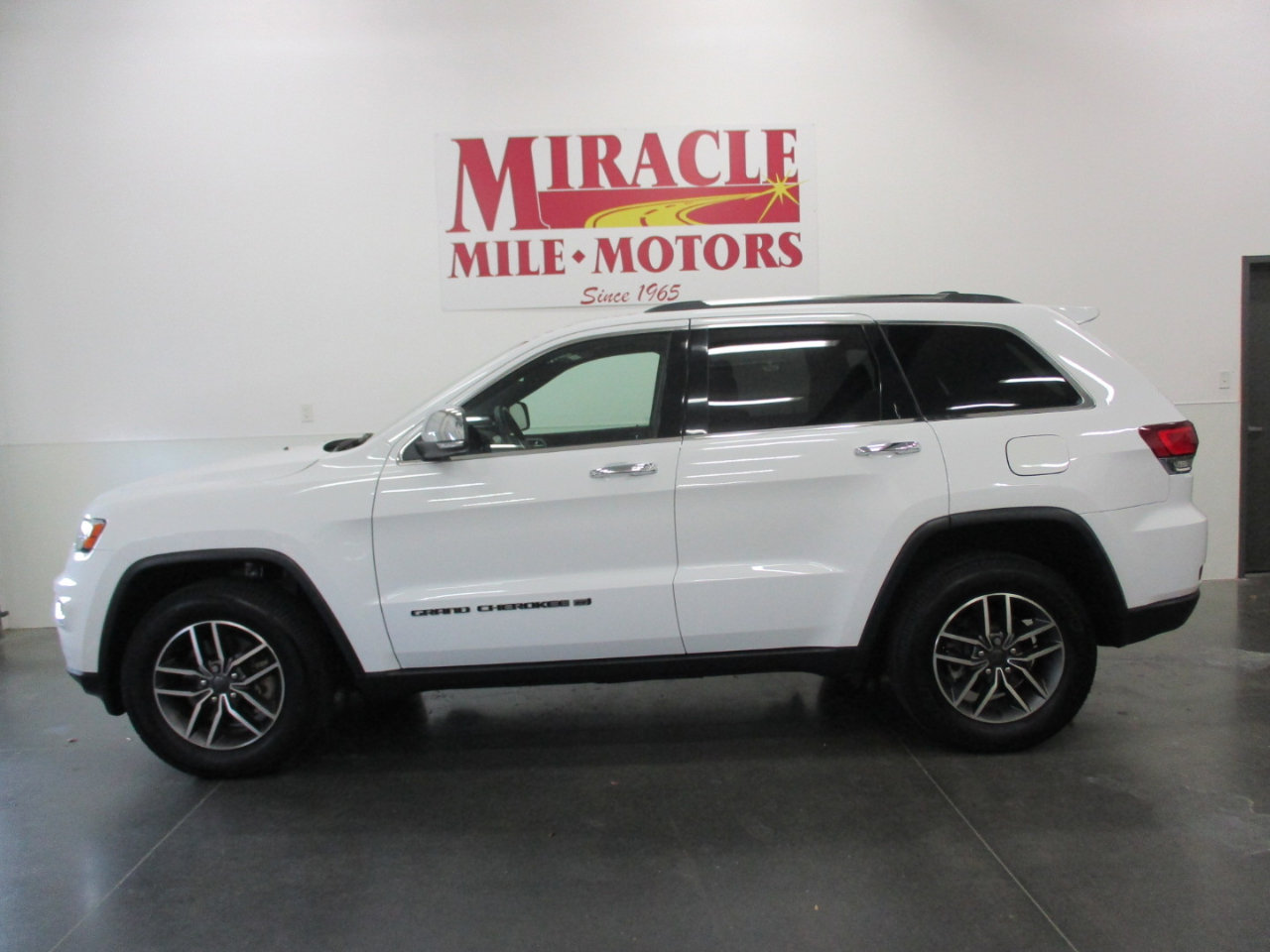 Used 2022 Jeep Grand Cherokee Limited image 2