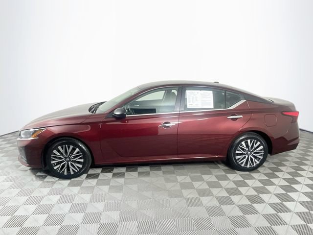 Used 2025 Nissan Altima 2.5 SV FWD image 5
