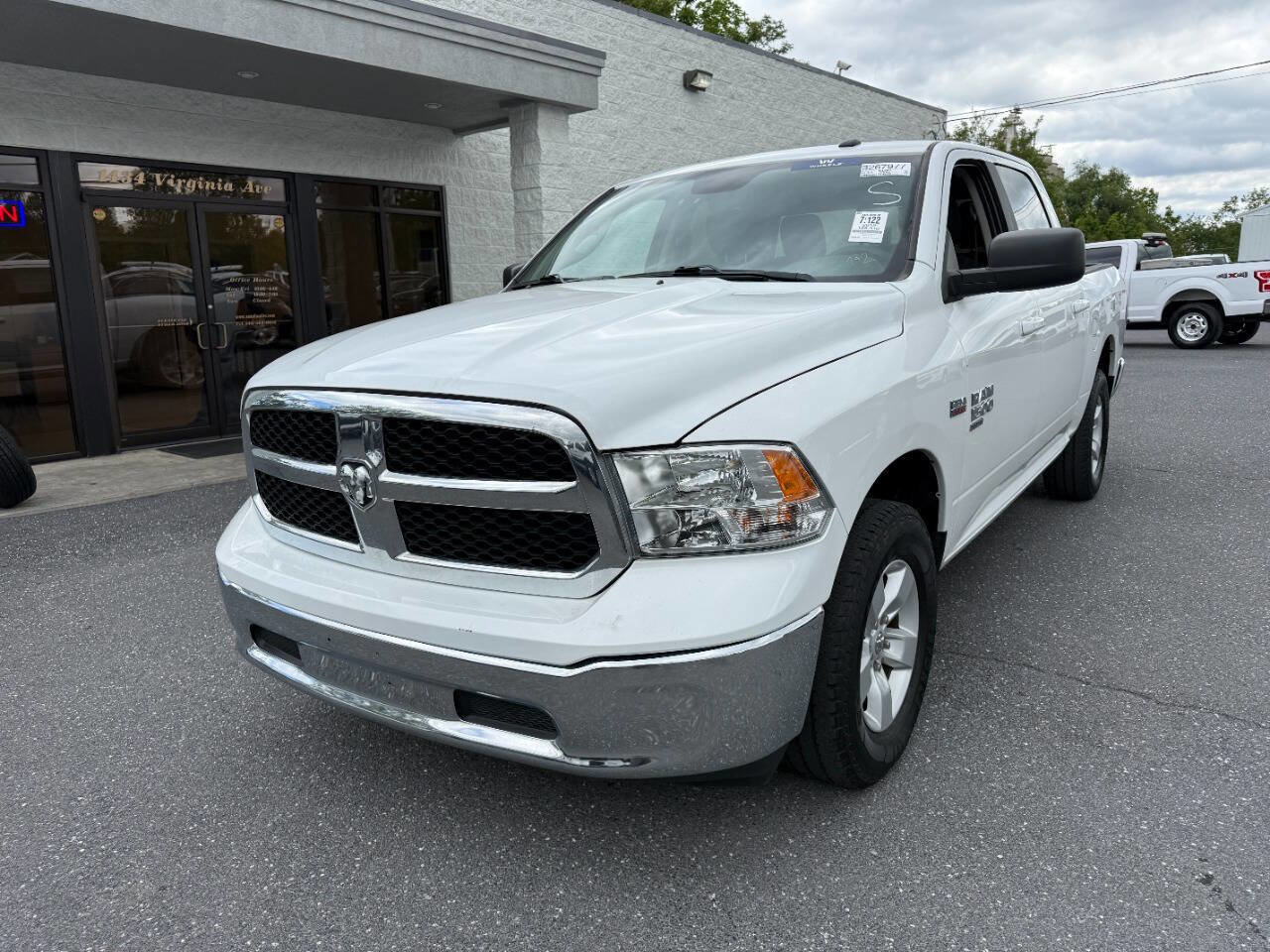 Used 2019 RAM 1500 Classic SLT AWD/4WD image 1