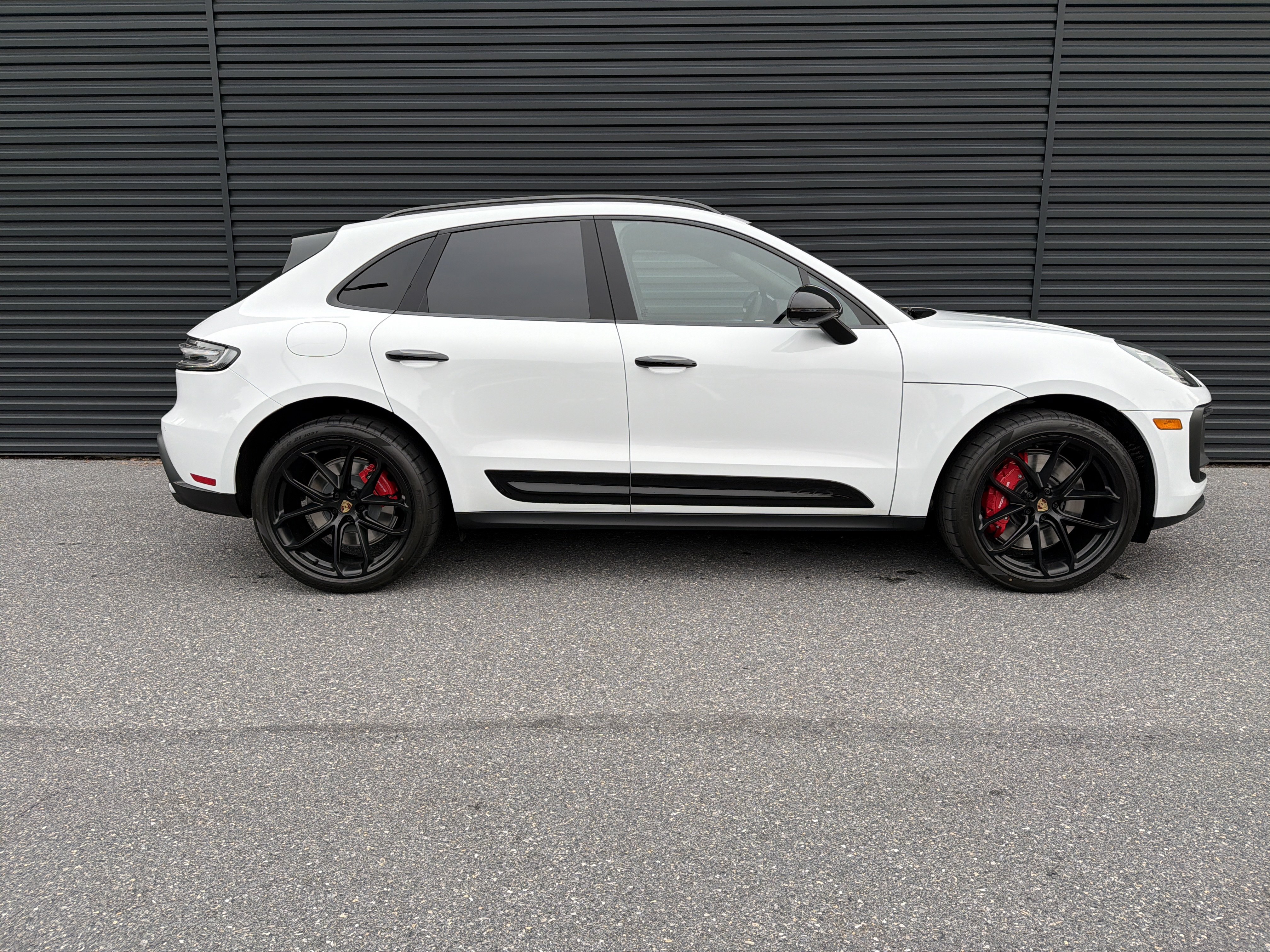 New 2026 Porsche Macan GTS AWD/4WD image 6