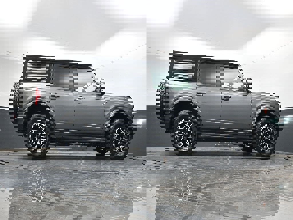 Used 2021 Ford Bronco Outer Banks image 32