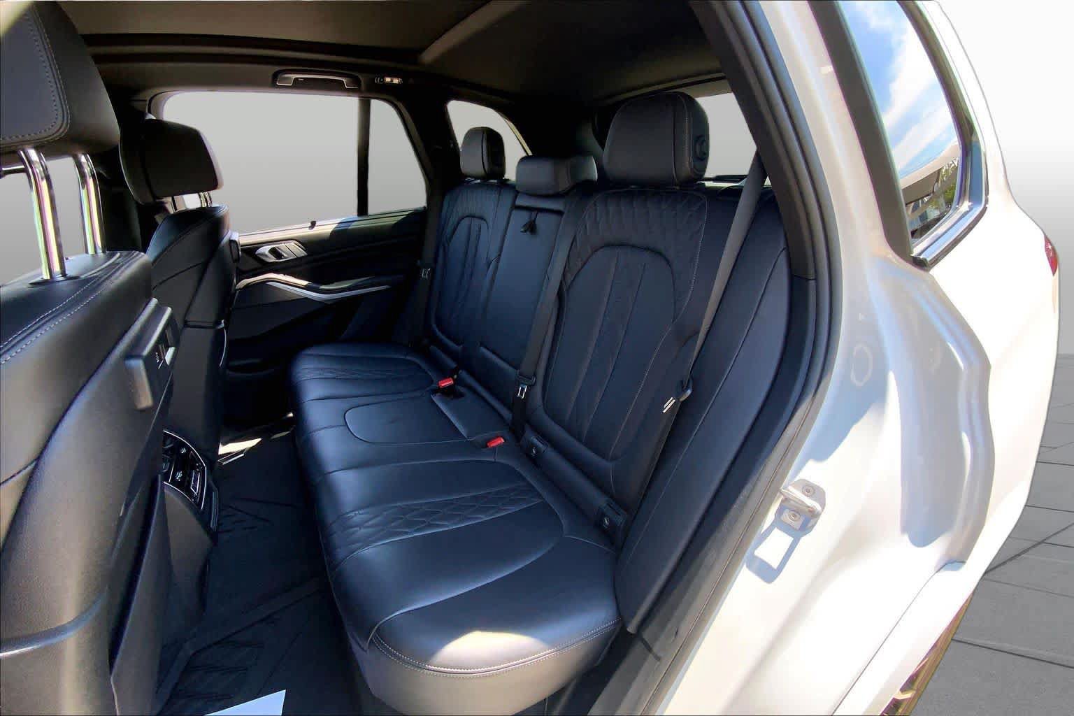 Used 2020 BMW X5 M50i w/ Executive Package AWD/4WD image 19