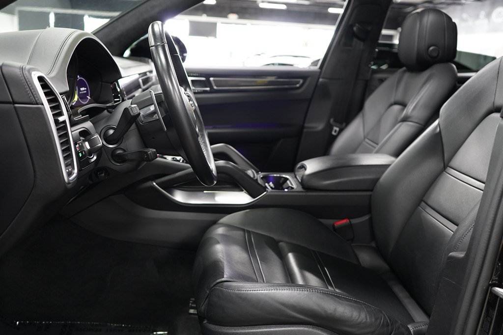 Used 2021 Porsche Cayenne Turbo S AWD/4WD image 11