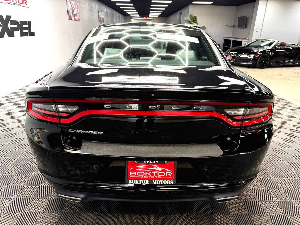 Used 2020 Dodge Charger SXT w/ Leather Interior Group RWD image 13
