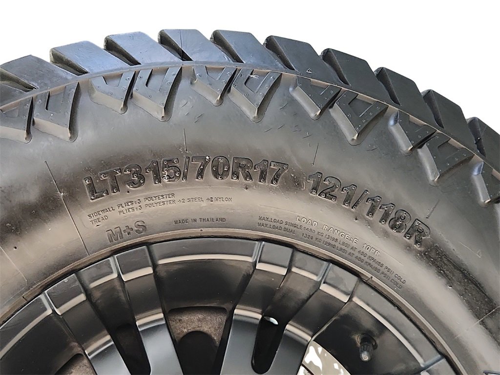 Used 2018 Jeep Wrangler Unlimited Sahara w/ Uconnect 4C Nav & Sound Group image 37