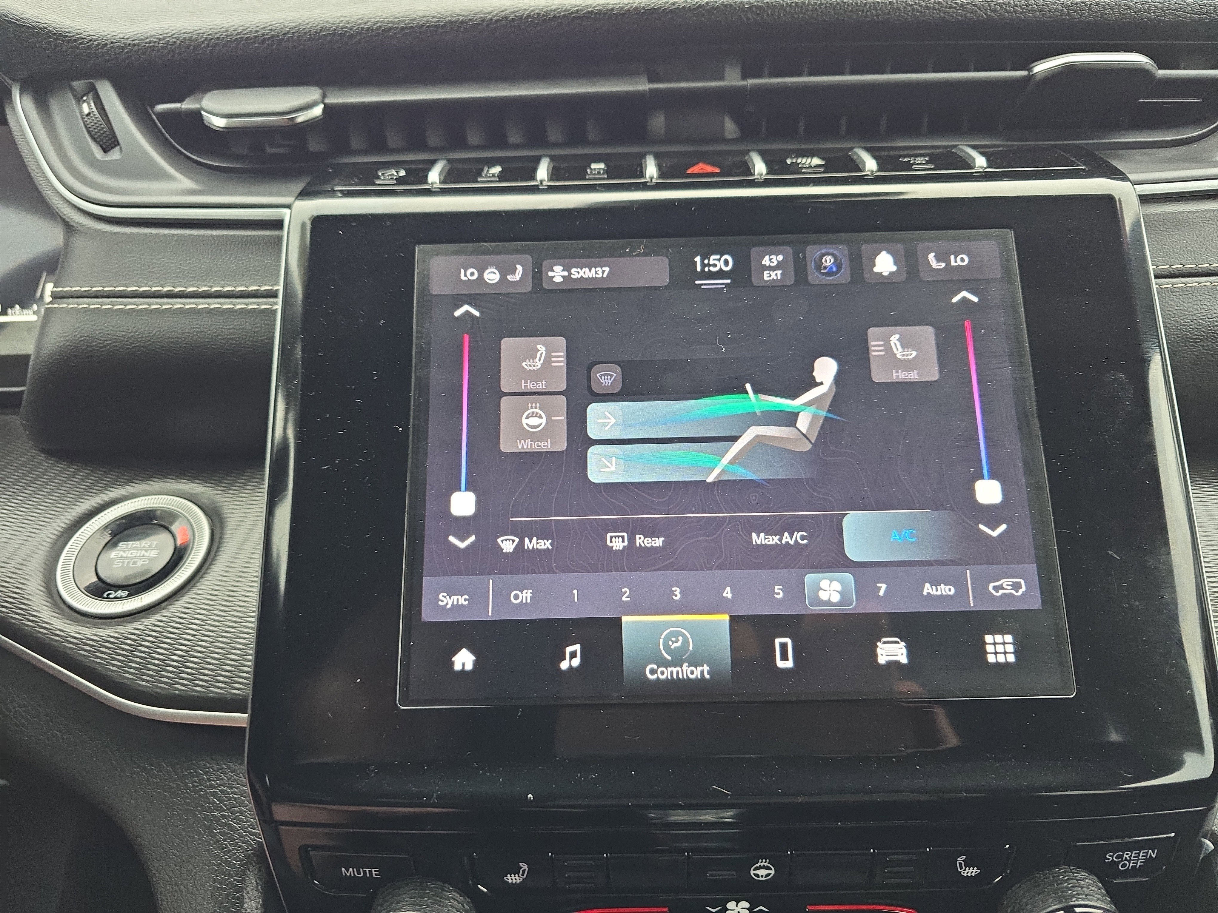 Used 2024 Jeep Grand Cherokee Altitude AWD/4WD image 29