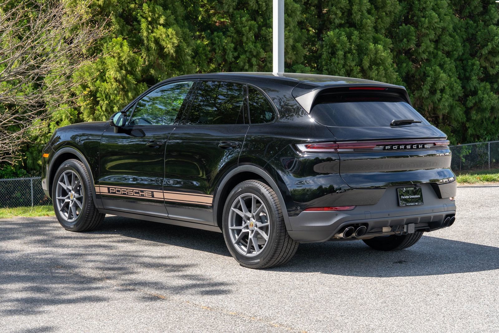 Certified 2024 Porsche Cayenne w/ Premium Package Plus (PFM) AWD/4WD image 3