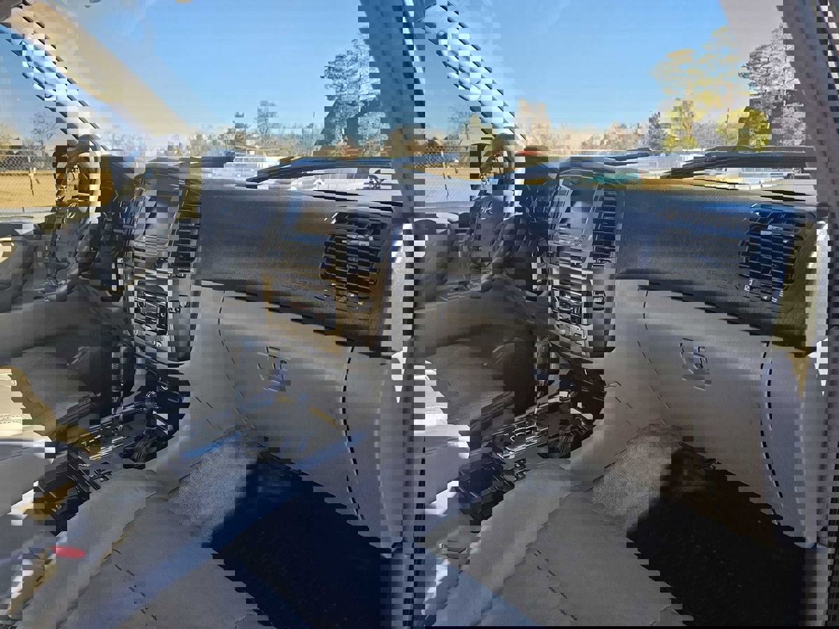 Used 2003 Toyota Land Cruiser image 40