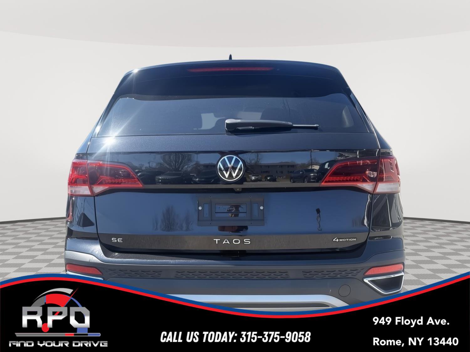 Used 2023 Volkswagen Taos SE image 4