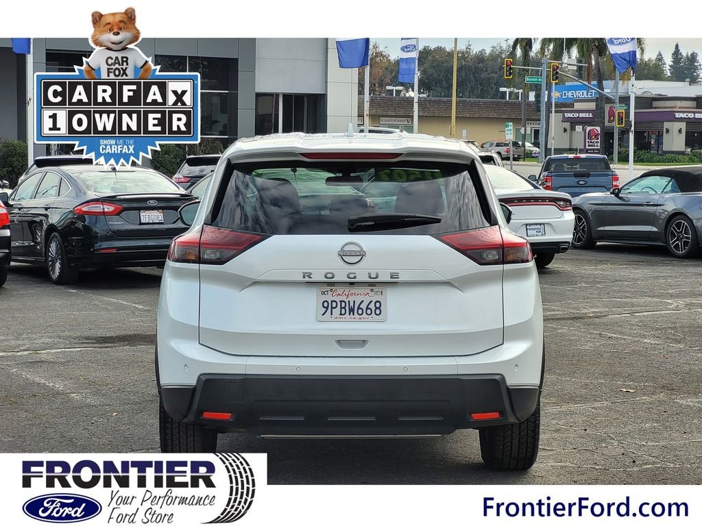 Used 2025 Nissan Rogue SV image 6