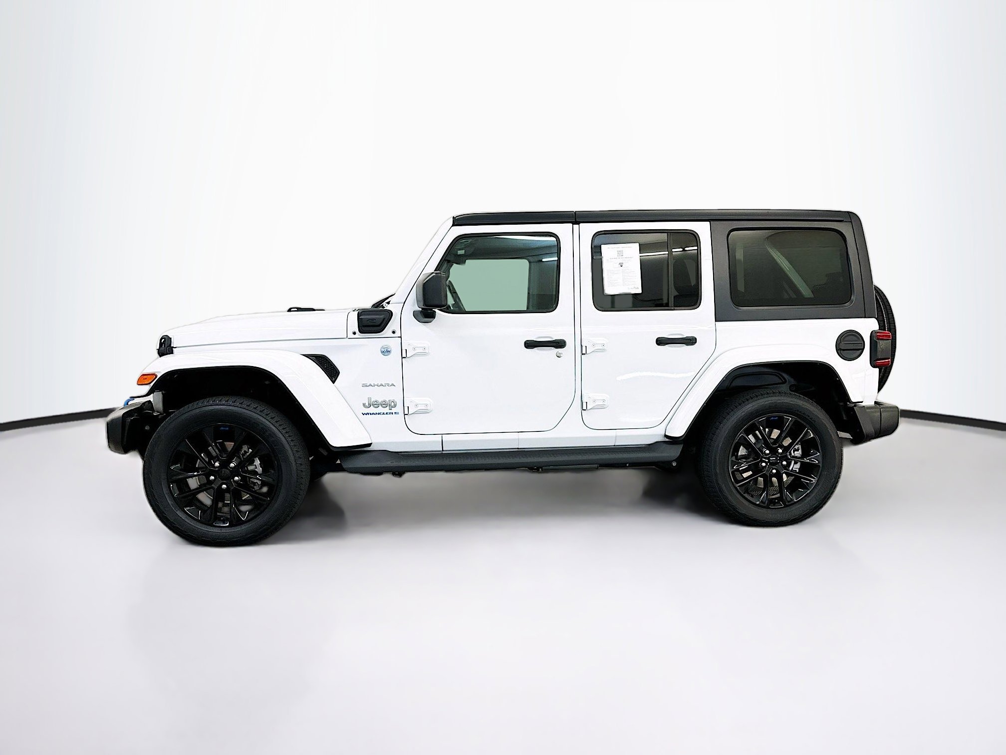 Used 2023 Jeep Wrangler Sahara w/ Cold Weather Group image 4