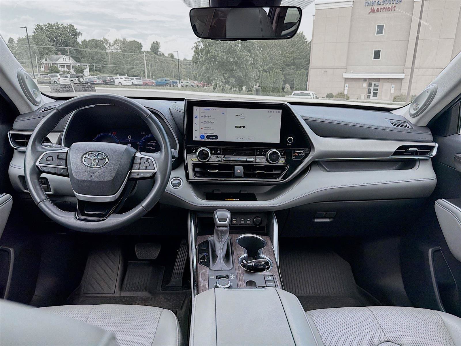 Used 2023 Toyota Highlander Limited AWD/4WD image 26