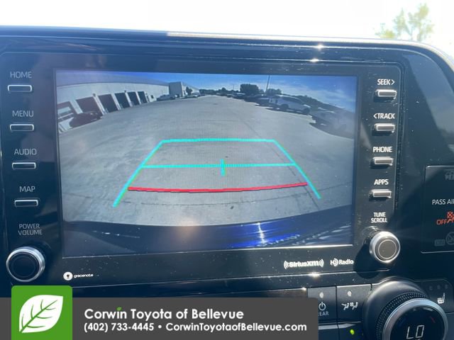 Used 2021 Toyota Highlander XLE AWD/4WD image 13