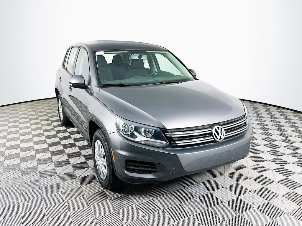 Used 2012 Volkswagen Tiguan S image 3