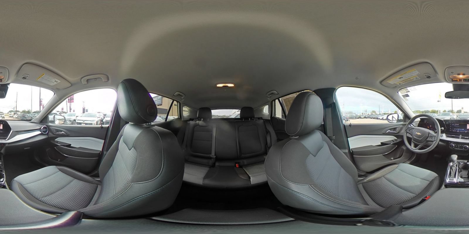 Used 2025 Chevrolet Trax LT FWD image 36