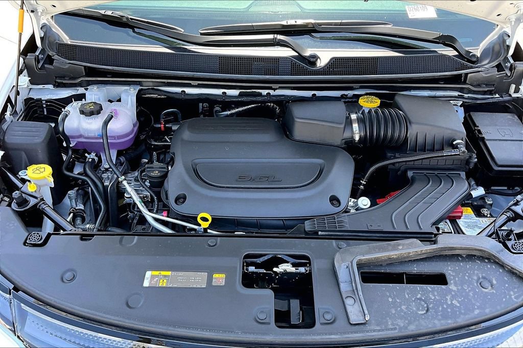 New 2027 Chrysler Pacifica Select FWD image 31
