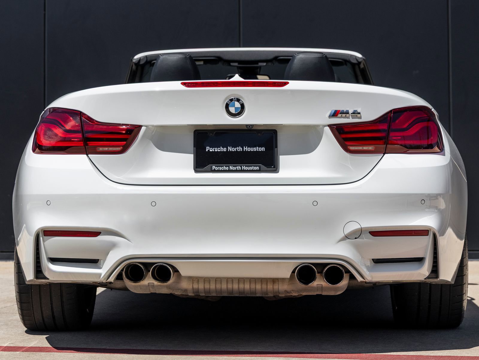 Used 2020 BMW M4 Convertible image 8