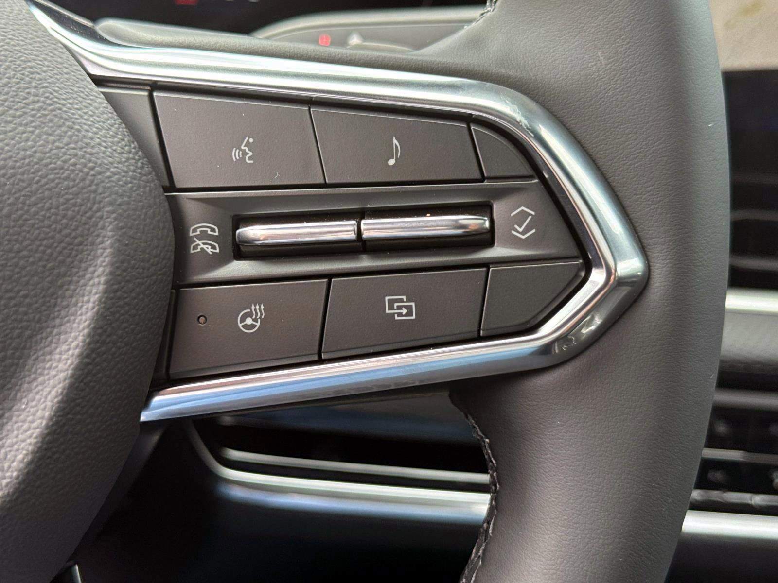 New 2026 Chevrolet Equinox LT w/ Convenience Package II image 24