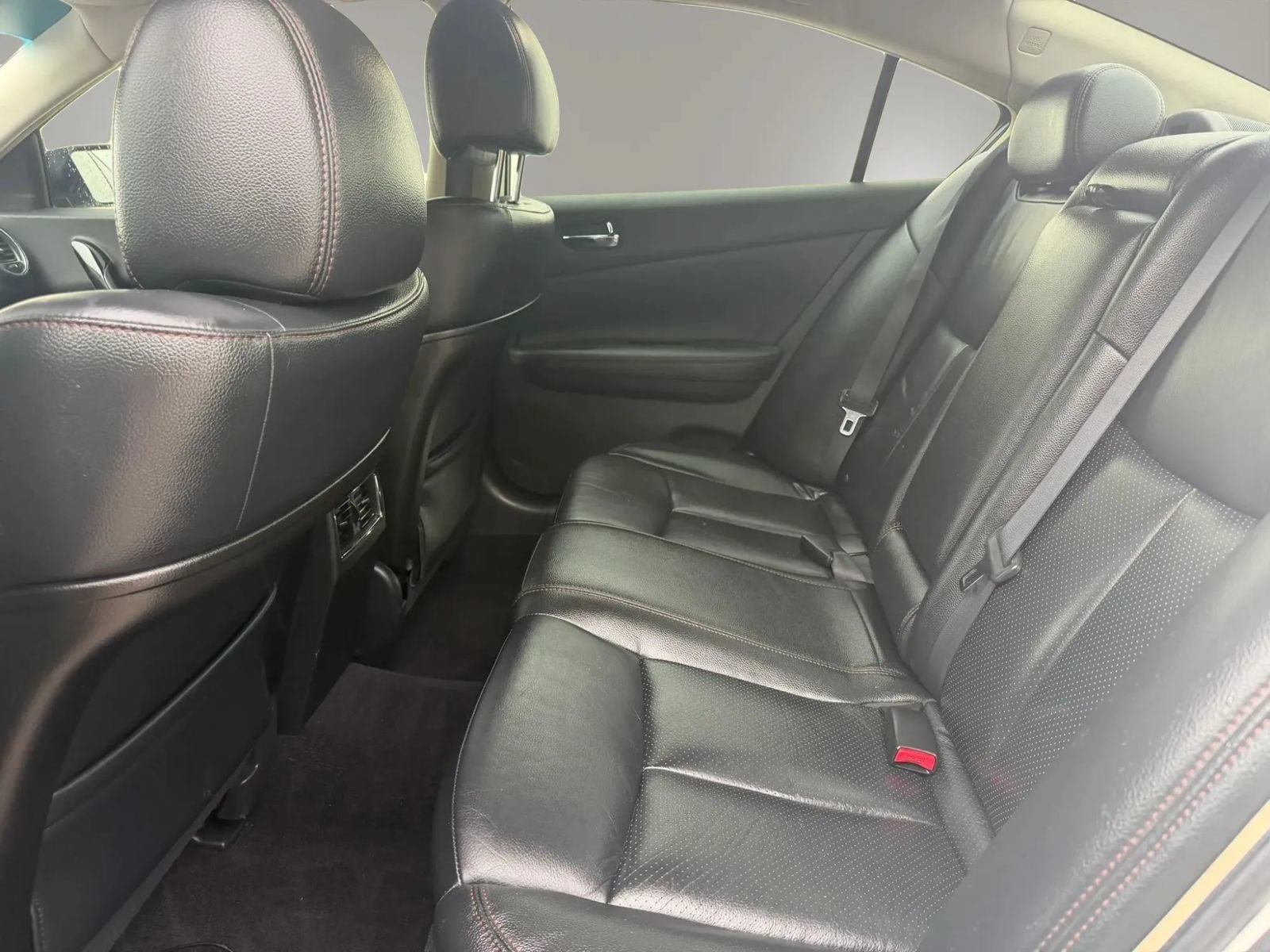 Used 2011 Nissan Maxima 3.5 SV w/ Monitor Pkg FWD image 16