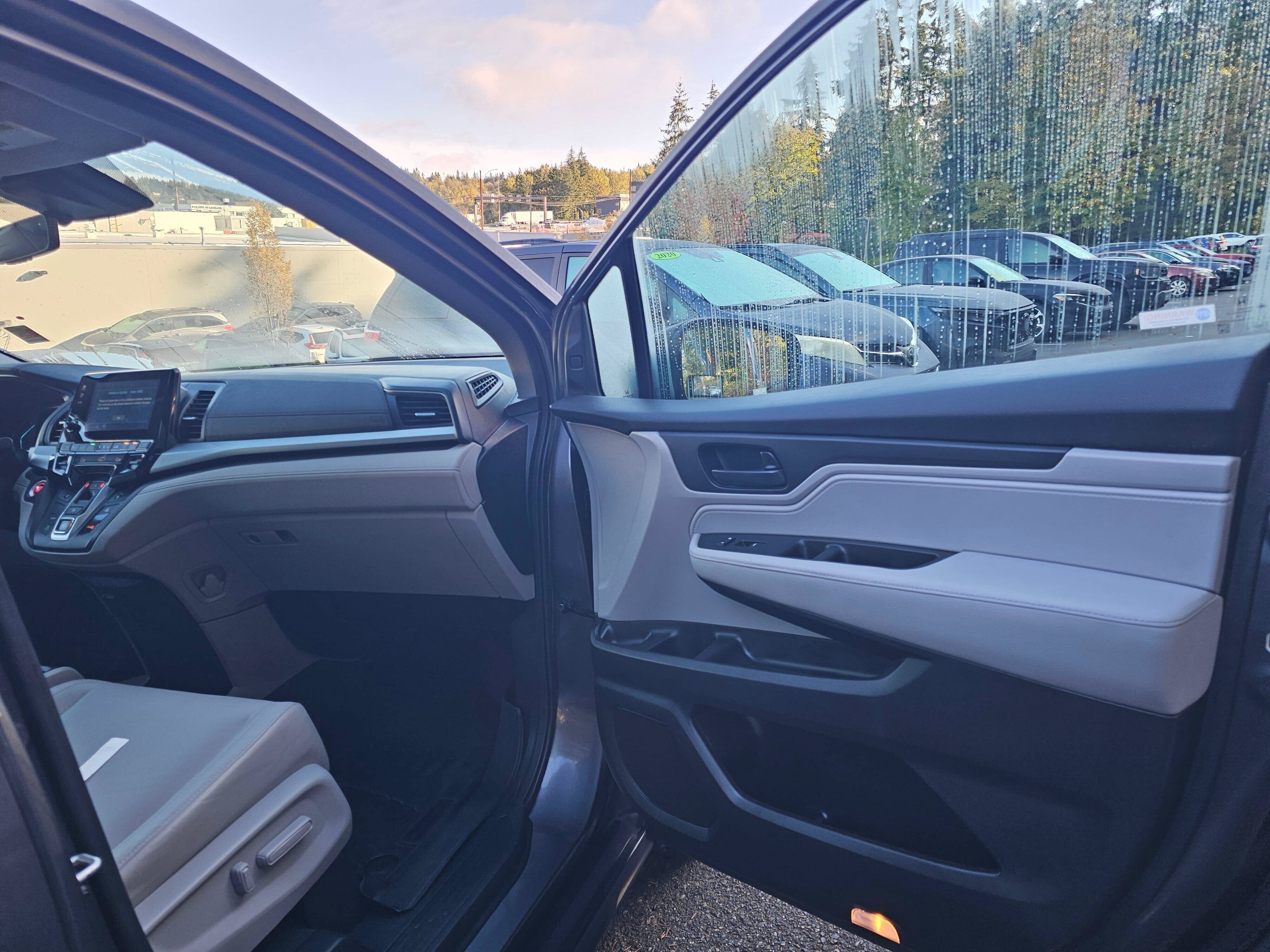 Used 2018 Honda Odyssey EX-L image 12
