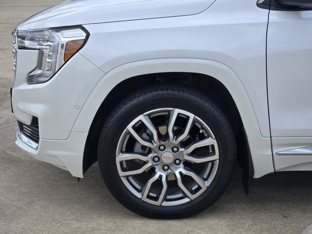 Used 2024 GMC Terrain Denali w/ Denali Premium Package AWD/4WD image 8