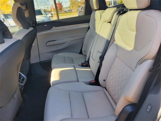 New 2025 Volvo EX90 Plus w/ Protection Package Premier image 30