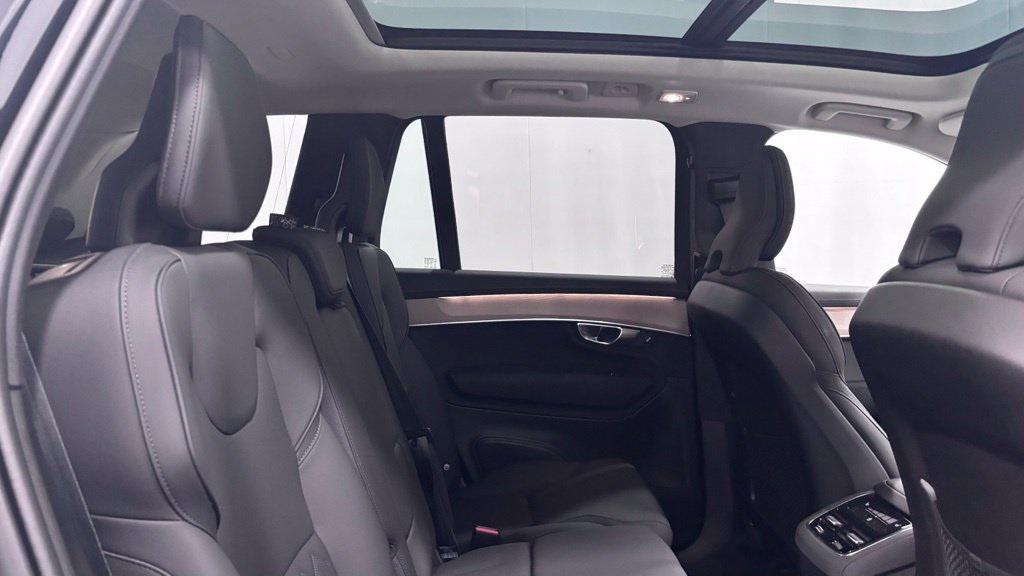 Certified 2026 Volvo XC90 B6 Plus AWD/4WD image 25