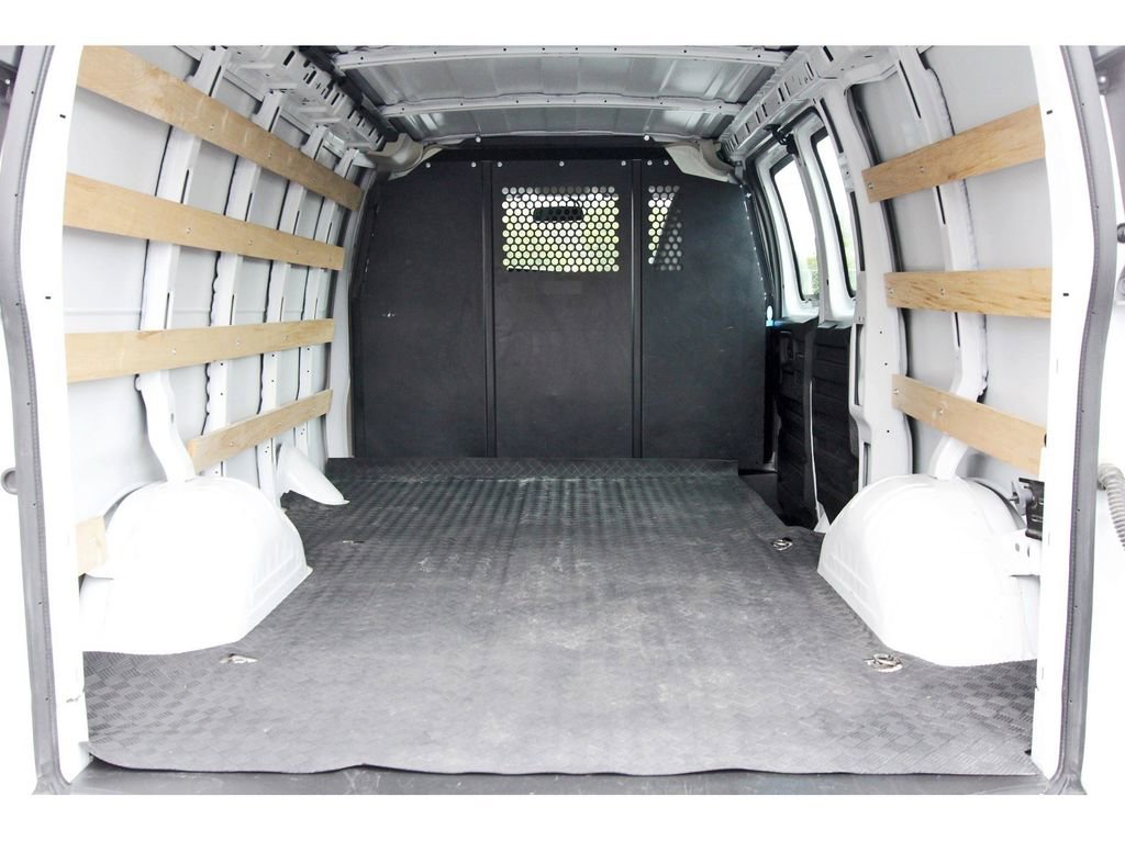 Used 2024 GMC Savana 2500 w/ Driver Convenience Package image 17