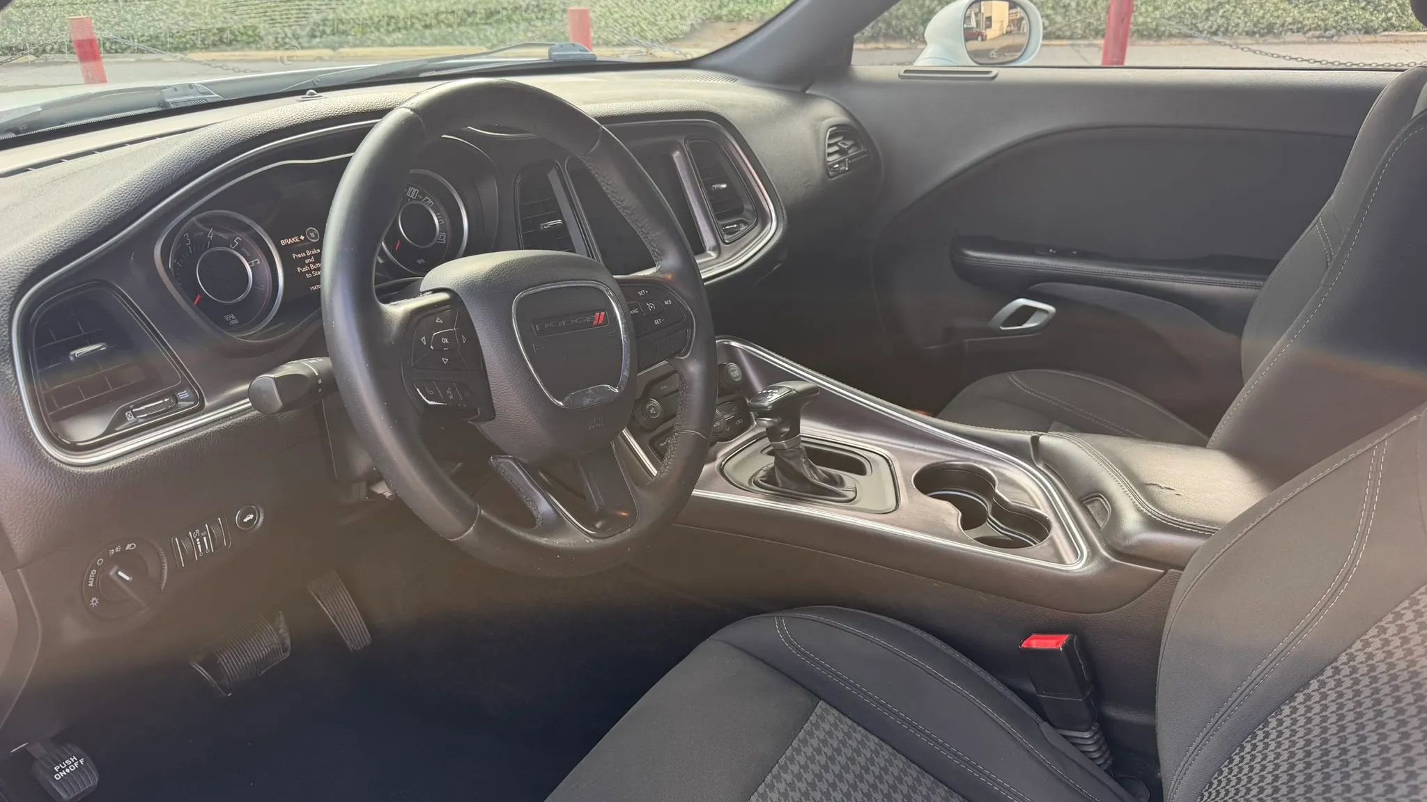 Used 2015 Dodge Challenger SXT RWD image 13
