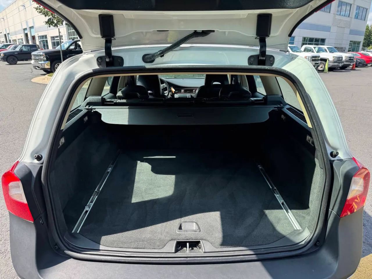 Used 2008 Volvo XC70 3.2 image 17