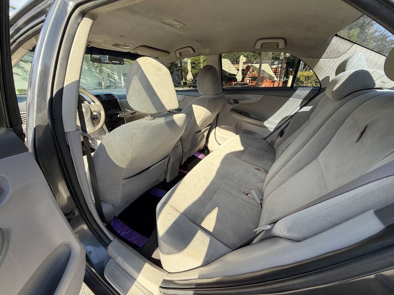Used 2010 Toyota Corolla LE FWD image 10