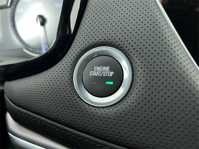 Used 2025 Cadillac XT5 Luxury image 17